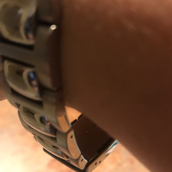 Silver w/ black face - Fossil women’s watch - Picture 2 of 7